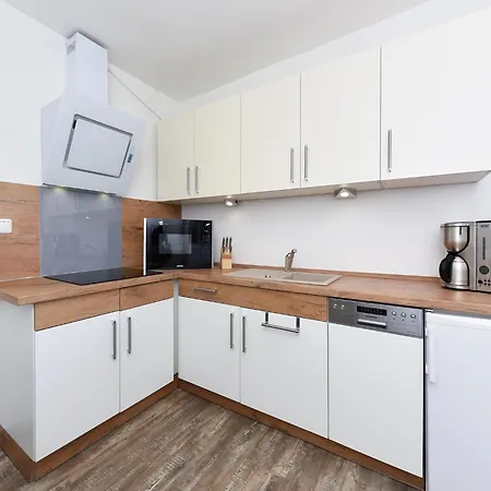 Mittendrin In Apartment *