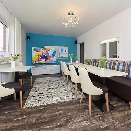 Mittendrin In Apartment *