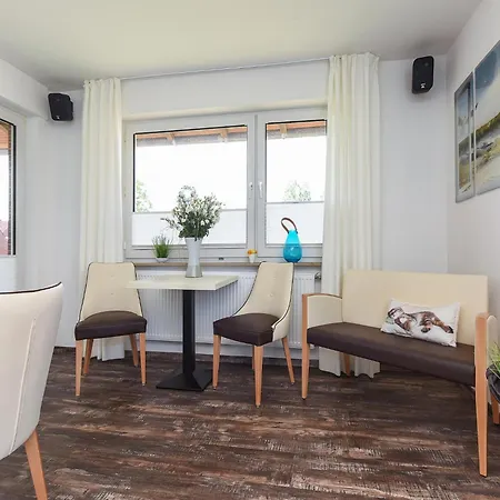 Mittendrin In Apartment *